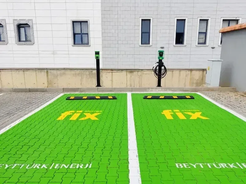 Yalova Üniversitesi Rektörlük Binası – Fix Charge Şarj İstasyonu