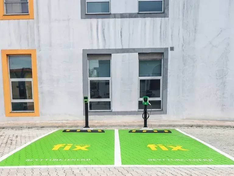 Yalova Üniversitesi Tıp Fakültesi – Fix Charge Şarj İstasyonu